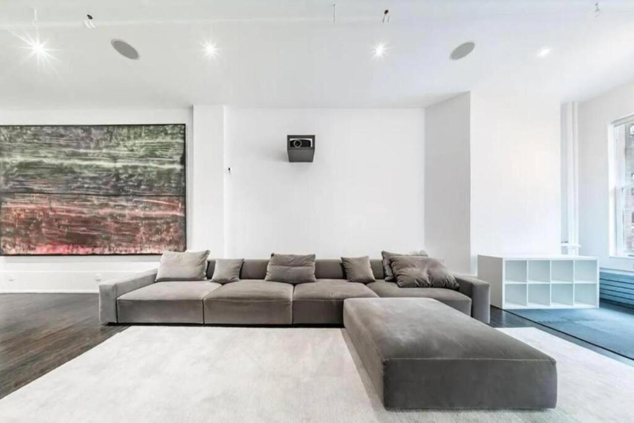 Luxurious 3 Bedroom Beautifully Renovated Loft Appartamento