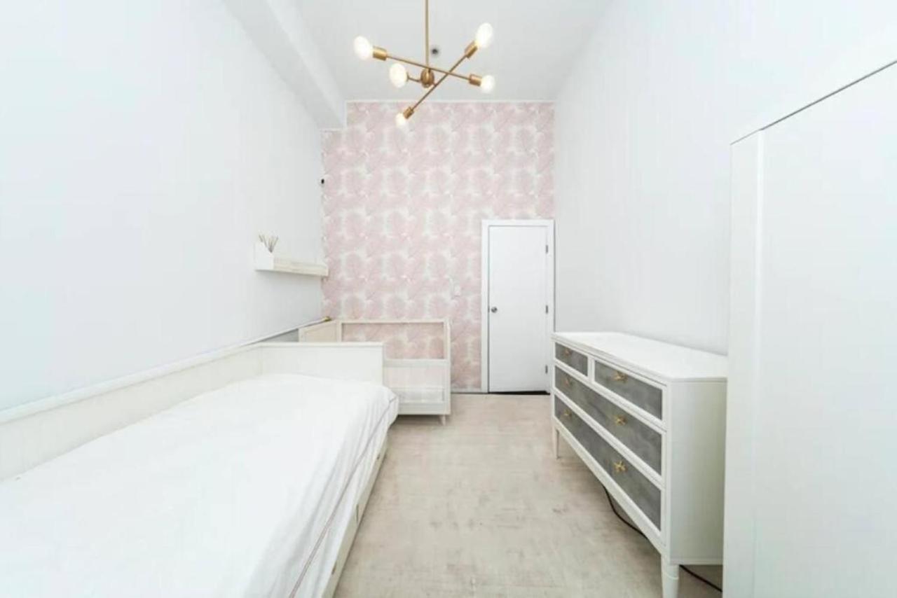 Luxurious 3 Bedroom Beautifully Renovated Loft Appartamento New York