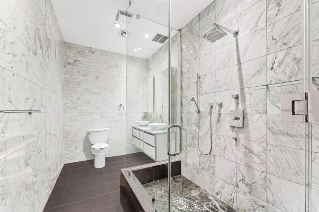 Luxurious 3 Bedroom Beautifully Renovated Loft Appartamento *