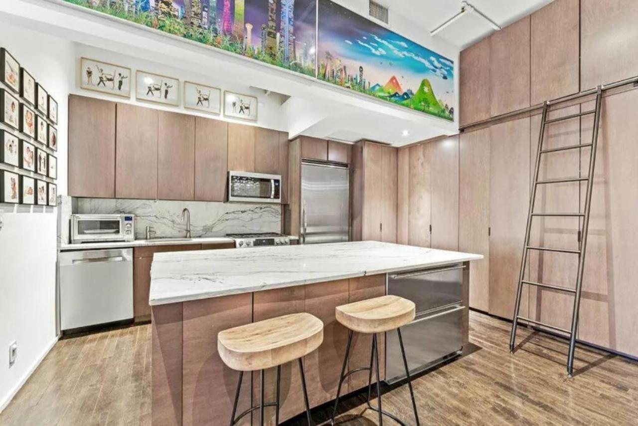 Luxurious 3 Bedroom Beautifully Renovated Loft Appartamento *
